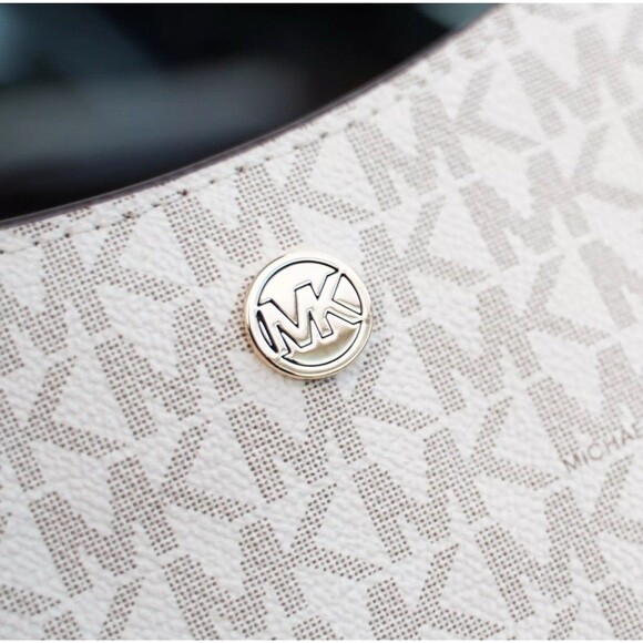 MICHAEL KORS Briley Small‎ Logo Messenger Shoulder Bag - Vanilla NWOT - Picture 8 of 12